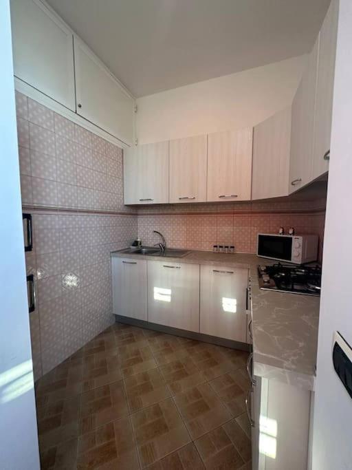 Centocelle, Metro C Luminoso Quadrilocale Apartment Рим Екстериор снимка